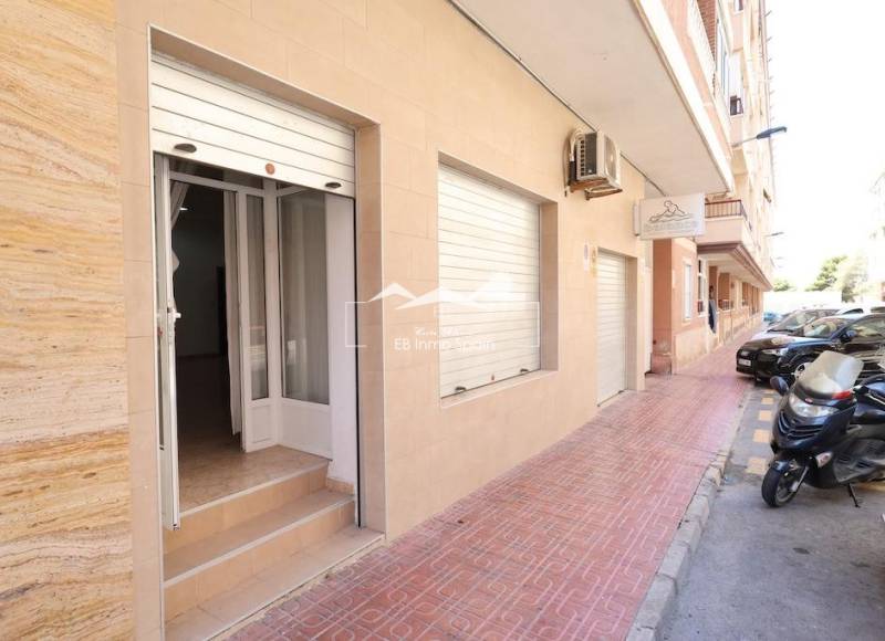 Commercial Unit - Segunda mano - Torrevieja - Centro