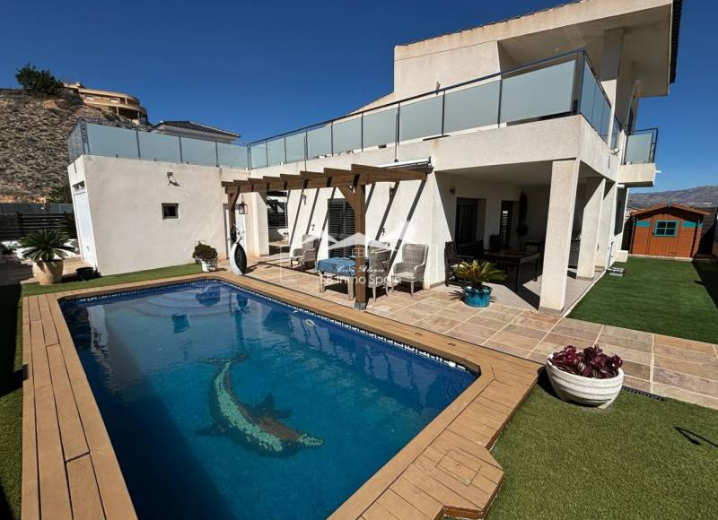 Detached House / Villa - Segunda mano - Cox - Cox