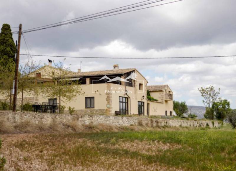 Villa - Resale - Alcoy - Alcoy