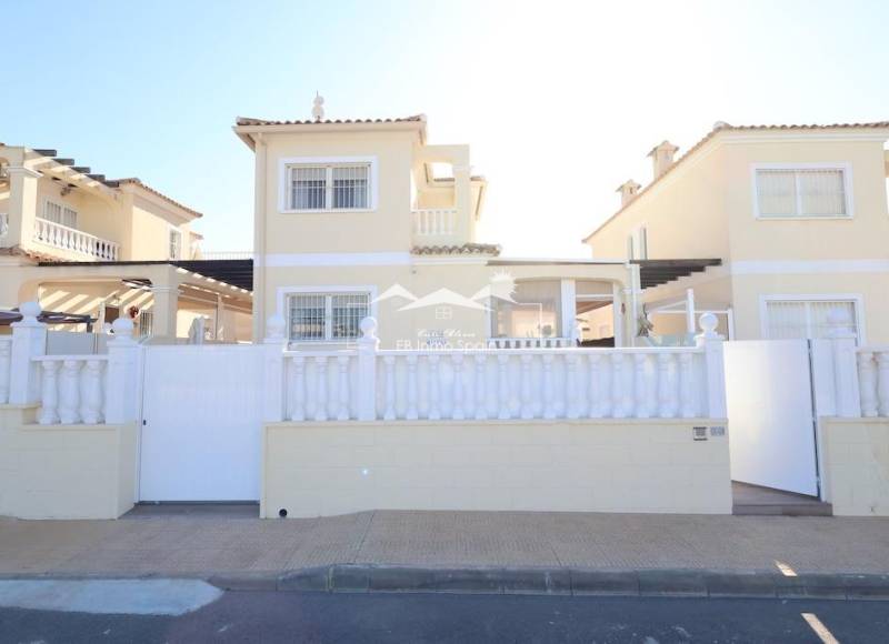 Villa - Resale - Orihuela Costa - Lomas de Cabo Roig