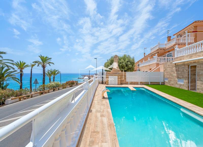 Villa - Resale - Torrevieja - Torrevieja