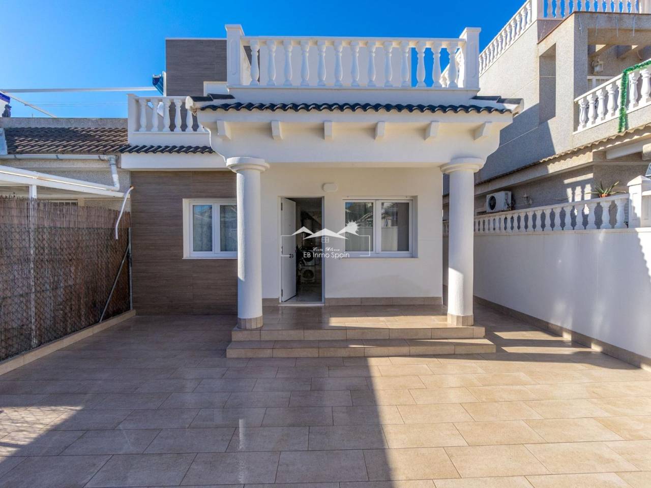 Villa - Seconde main - Torrevieja - UE-93237