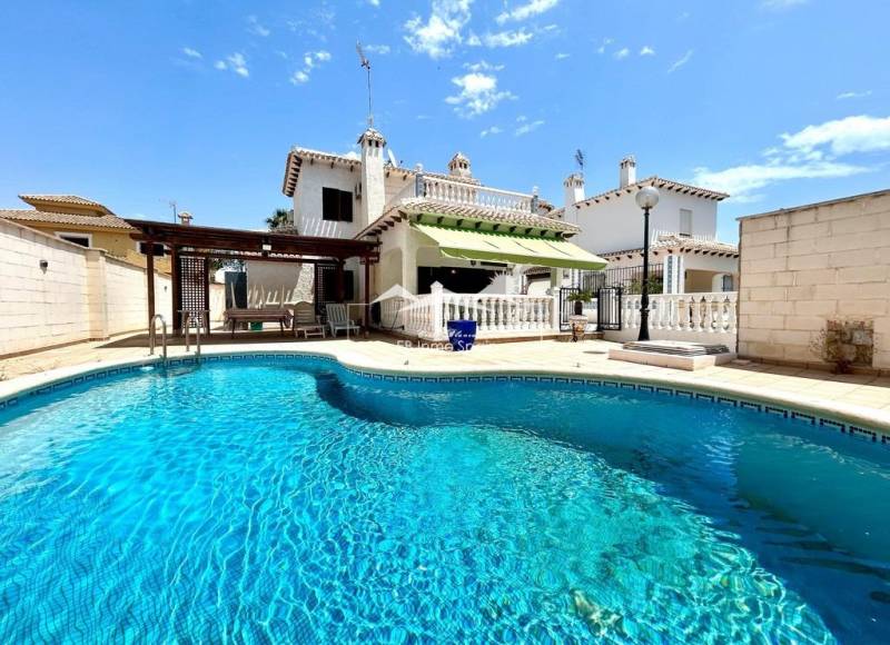 Villa - Segunda mano - Orihuela Costa - La Zenia